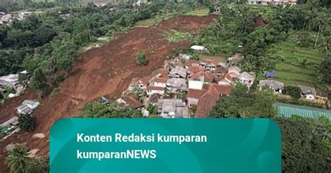 Foto Udara Melihat Lokasi Longsor Di Cugenang Akibat Gempa Cianjur