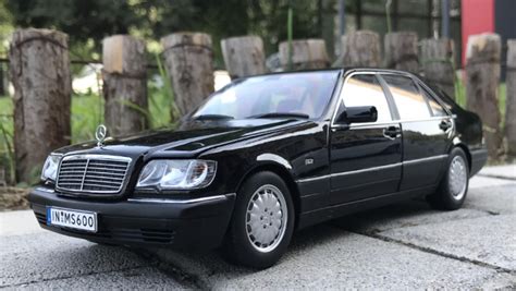 118 Dealer Edition 1990 Mercedes Benz S600 V12 W140 Black Diecast Car Model