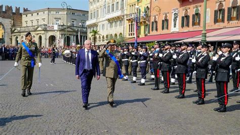 01 Il Prefetto E Il Comandante Del COMFOTER Di Supporto