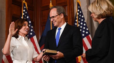 Kathy Hochul Sworn In As New Yorks First Female Governor The Global