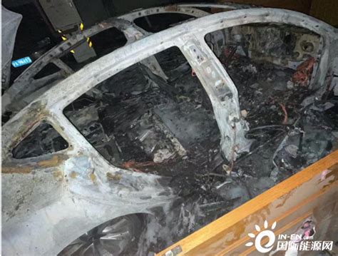 烧成空壳！上海一特斯拉model 3车库自燃爆炸！ 国际能源网能源资讯中心