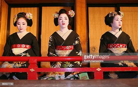 Maiko Dancers Photos And Premium High Res Pictures Getty Images