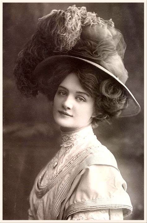 Vintage Gibson Girl Photo They Didnt Wear Much Make Up But I Love The