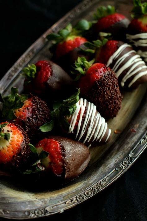 Chocolate Dipped Strawberries - The Seaside Baker