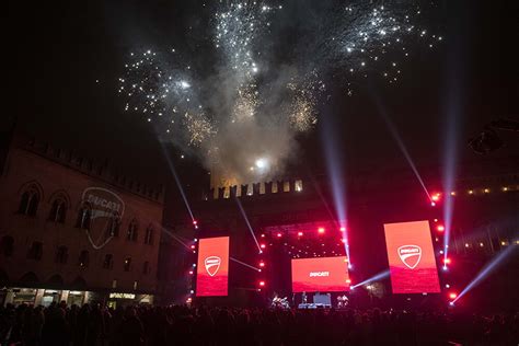 Che Festa A Bologna Per I Campioni Della Ducati