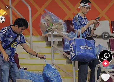 Viral Aksi Suporter Jepang Bersihkan Tribun Stadion Qatar Saat Piala