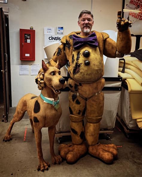 Matthew Lillard in the Springtrap costume with Scooby-Doo : r/Scoobydoo