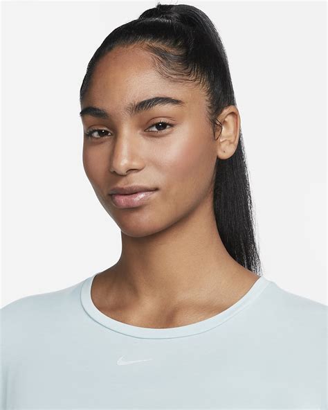 Haut court torsadé à manches courtes Nike Dri FIT One Luxe pour femme