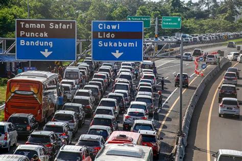 Indonesia Terserah Ratusan Ribu Kendaraan Tinggalkan Jakarta