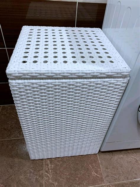 Корзина для белья из искусственного ротанга в интернет-магазине на ...