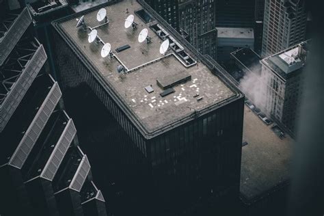 5760x3840 Chicago Cityscape Urban Smoke Satellite Dish Moody Free