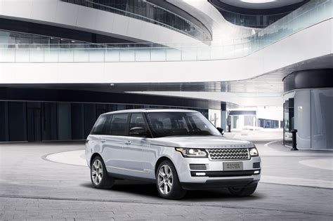 Longer, greener Range Rover launches in Beijing