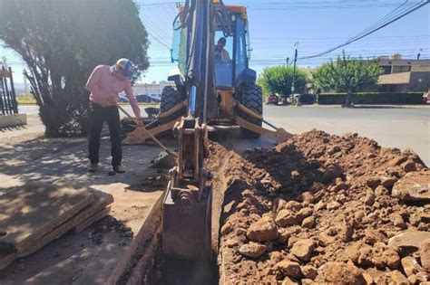 Rehabilitan L Neas De Agua Potable Y Tomas Domiciliarias En Colonia San