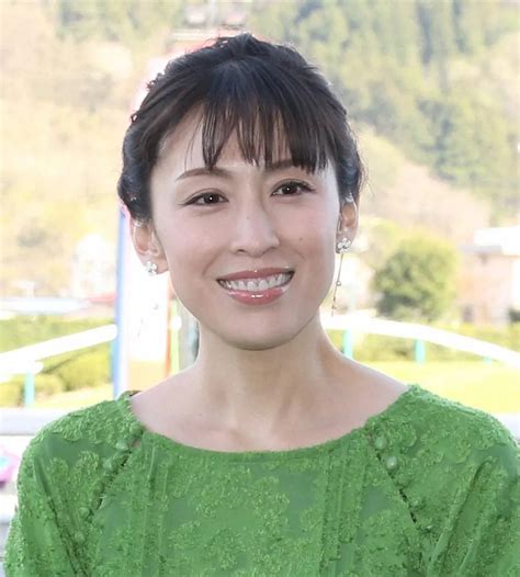 雛形あきこ 「気分転換」すっきりショートの新ヘア披露に「めちゃ可愛い」「艶々」「かっこいい」の声 - スポニチ Sponichi Annex 芸能