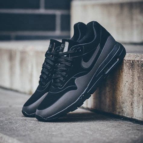 Trendy All Black Nike Shoes for a Sleek Look