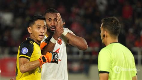 Profil Reza Arya Pratama Kiper PSM Makassar Pengganti Nadeo Di Laga