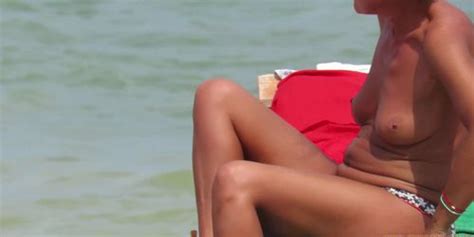 SPY BEACH Topless Amateur MILFs Voyeur Beach Close Up Tnaflix