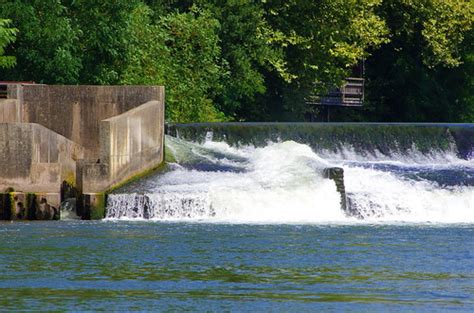 Clairac Au Bord Du Lot L Ascenseur Saumons Et Anguille Flickr