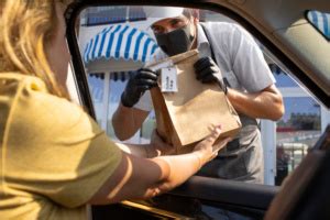 Restaurante Ter Que Indenizar Cliente Que Sofreu Acidente No Drive Thru