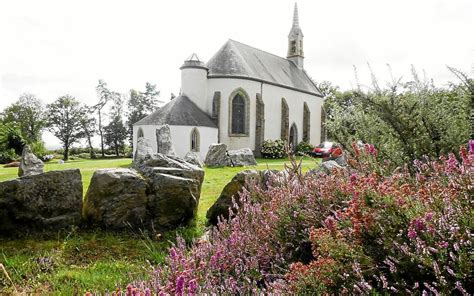 Balades en Centre Bretagne monter à Notre Dame de Lorette depuis le