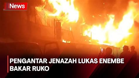 Massa Pengantar Jenazah Lukas Enembe Bakar Sejumlah Ruko Di Jayapura