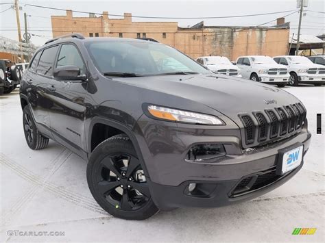 Granite Crystal Metallic Jeep Cherokee Altitude X