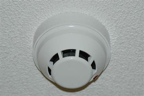 Do Carbon Monoxide Detectors Go On Ceiling Shelly Lighting