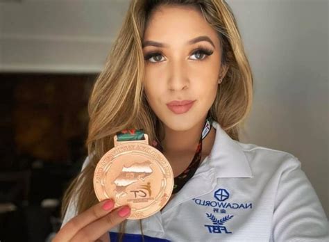 Vẻ đẹp tuyệt trần của hot girl taekwondo Campuchia gây sốt ở SEA Games Báo Dân trí