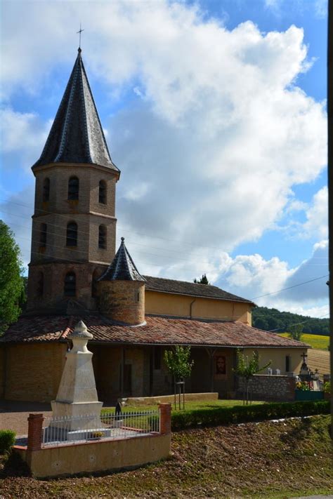 Visitez Cette Église Et Découvrez Une Exposition Dartiste Locaux à