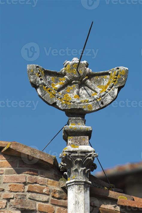 ceramic sundial meridian 18754310 Stock Photo at Vecteezy