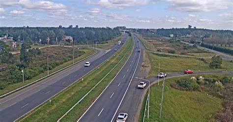 Autopista Rosario Santa Fe desvíos en Arocena por el vuelco de un