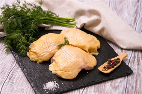 Бедро куриное. Фермерское, вкусное, свежее куриное мясо. Цена от ...