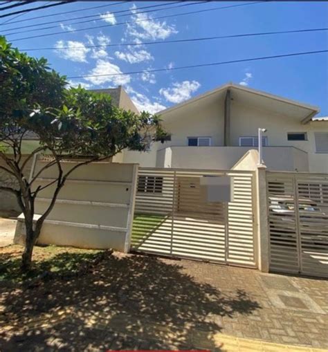 Casa de Condomínio na Avenida São Francisco 1 Santa Genoveva em