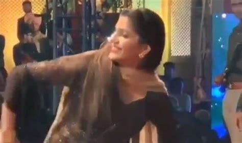 Haryanvi Hot Dancer Sapna Choudhary Grooves To Teri Aankhya Ka Yo Kajal With Her Friends Watch