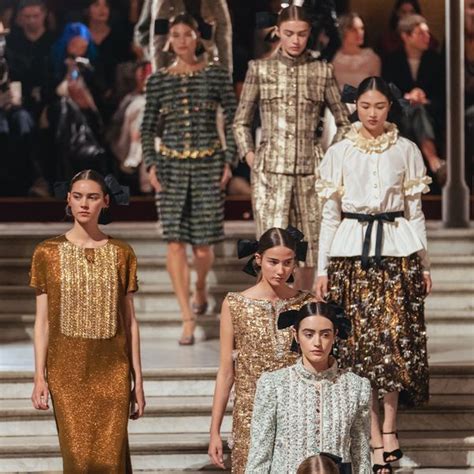 latest runway  fashion shows   wear