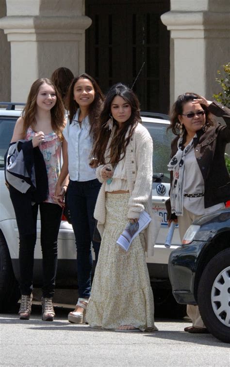 TeenCelebBuzz: Vanessa Hudgens: Church With The Family