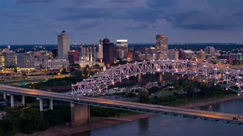 90 Memphis Skyline At Night Stock Photos Pictures And Royalty Free