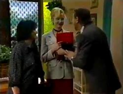 Pam Willis, Annalise Hartman, Doug Willis in Neighbours Episode 2004