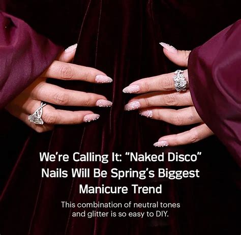 Naked Disco nails Τα αστραφτερά νύχια της Selena Gomez δεν είναι για να τα κρύβεις The Issue