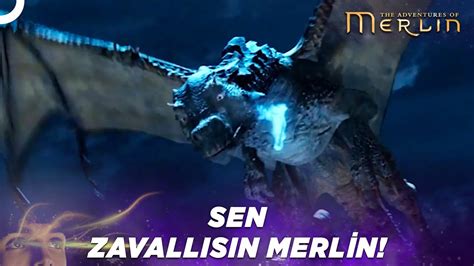 Merlin Arthur İçin Ejderha ile Savaşıyor Merlin ve Arthur Sahneleri