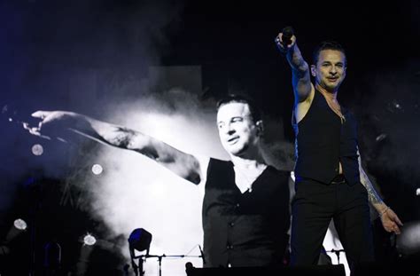 Depeche Mode Spirits In The Forest Konzertfilm Hebt Fans Der Kultband