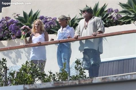 Pamela Anderson Mepamelaanderson Pamelaanderson Nude Onlyfans Leaks The Fappening Photo