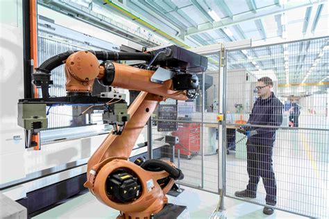 Worden robot obers de nieuwe serveersters in de toekomst ...