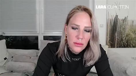 Lara Cumkitten Fully Naked Stripping On Cam For Live Sex Movie Show