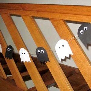 DiY Guirlande fantômes pour la déco d Halloween Halloween bambini