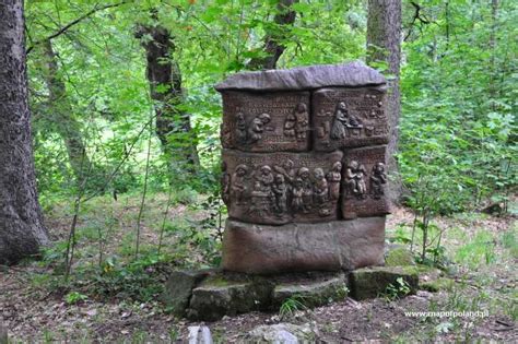 The sculpture in the park in Walbrzych - Photo 73/78