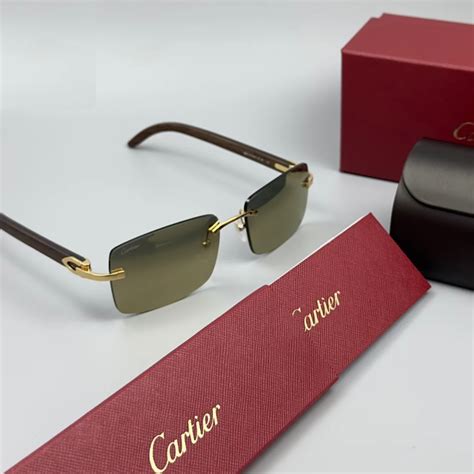 Decoding Cartier Glasses: Wood Frames vs. Buffalo Horn – EyeOns.com