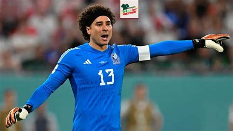 Memo Ochoa ya es un portero cinco copas que brilla más en cada Mundial