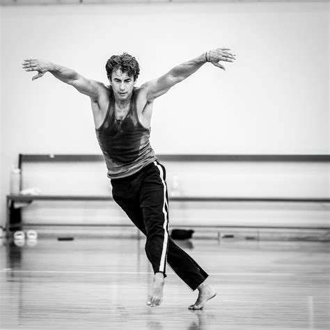 LA DANZA ITALIANA SI SPOSTA A DUBAI: CON RAFFAELE PAGANINI E KLEDI