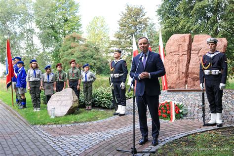 Prezydent Upami Tni Ofiary Sowieckiej Agresji Na Polsk Aktualno Ci